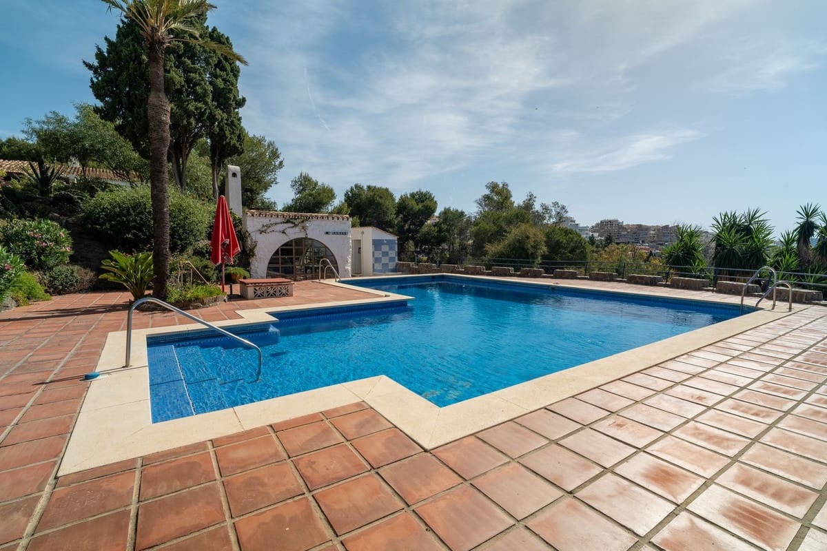 1 slaapkamer Appartement te koop in Benalmadena Costa met zwembad - € 275.000 (Ref: 9972110)