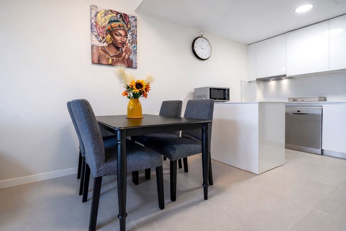 2 sovrum Lägenhet till salu i Estepona med pool - 395 000 € (Ref: 9972113)