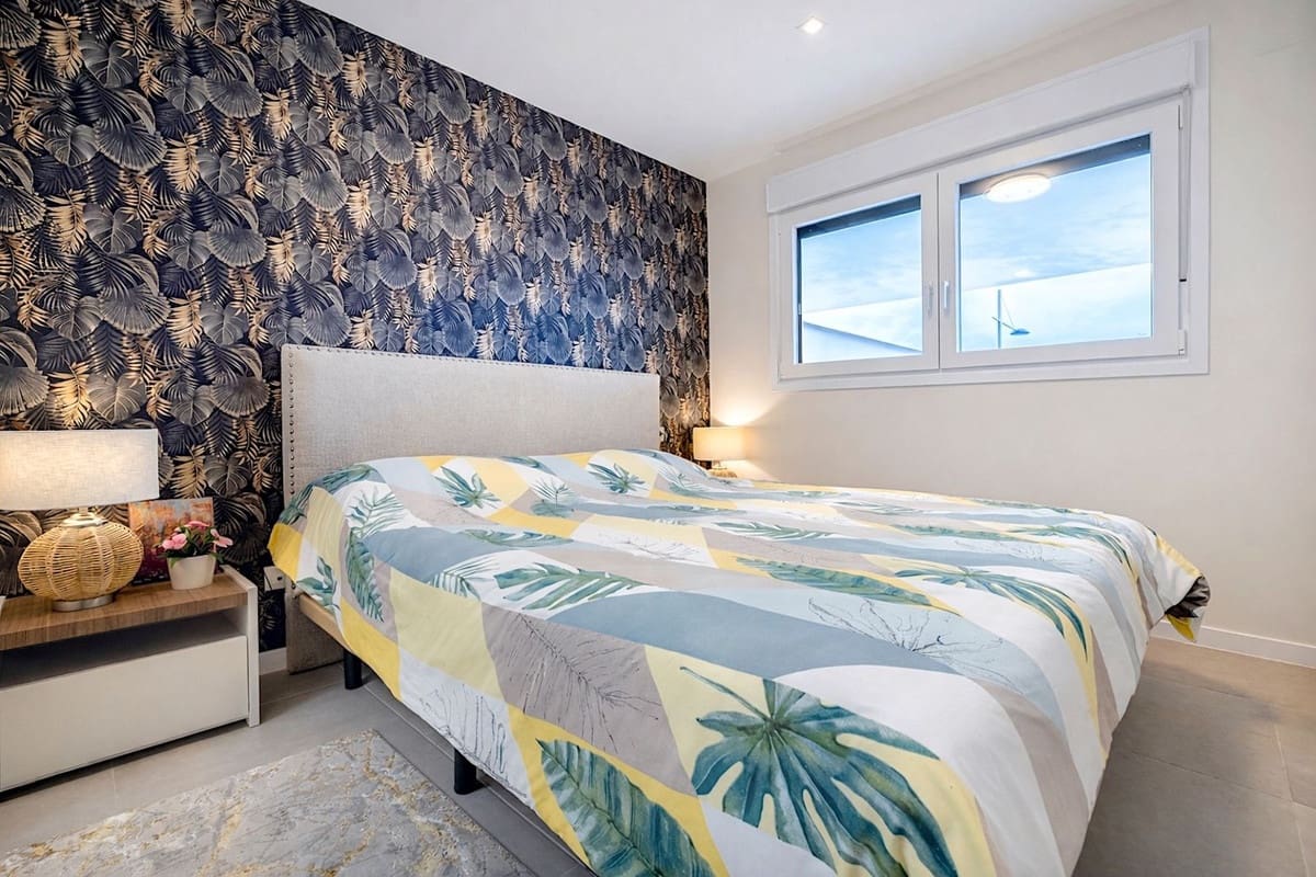 2 sovrum Lägenhet till salu i Estepona med pool - 395 000 € (Ref: 9972113)