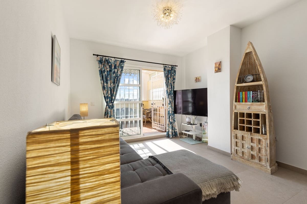 2 soverom Leilighet til salgs i Torremolinos med svømmebasseng - € 395 000 (Ref: 9972114)