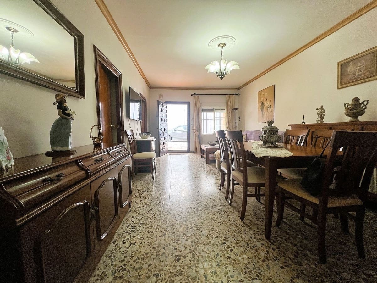 3 bedroom Townhouse for sale in Fuengirola - € 400,000 (Ref: 9972115)