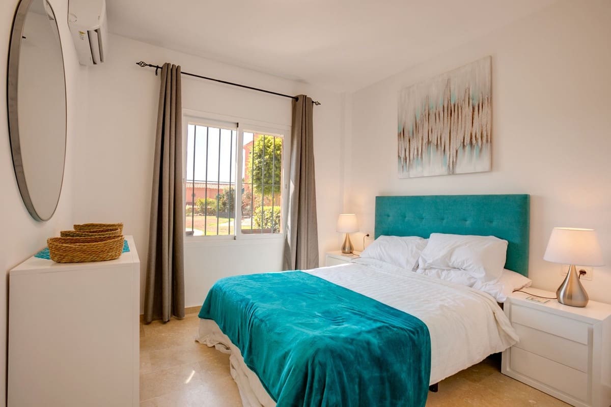 2 Zimmer Apartment zu verkaufen in Estepona mit Pool - 399.000 € (Ref: 9972124)