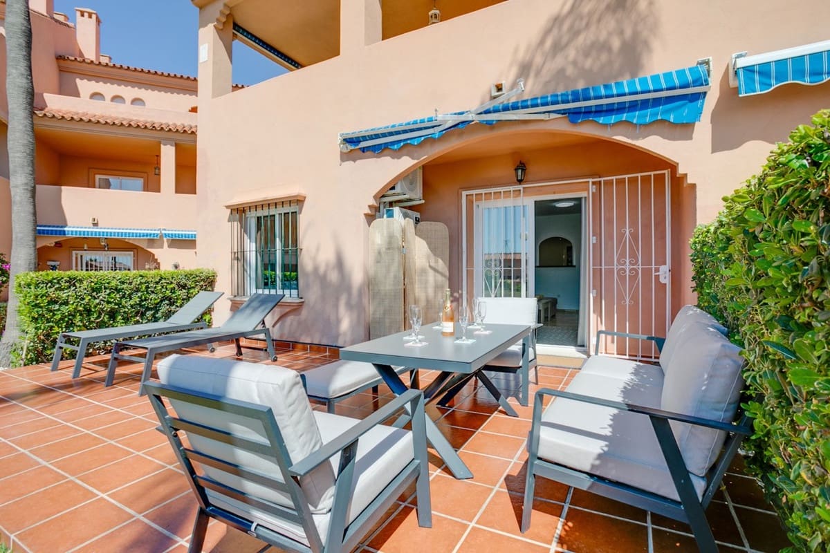 2 Zimmer Apartment zu verkaufen in Estepona mit Pool - 399.000 € (Ref: 9972124)