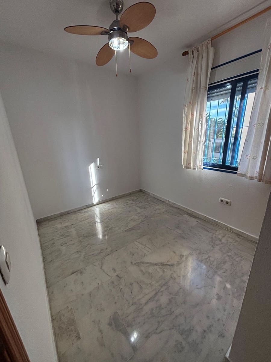 2 makuuhuone Huoneisto myytävänä paikassa Estepona mukana uima-altaan 
autotalli - 381 000 € (Ref: 9972125)