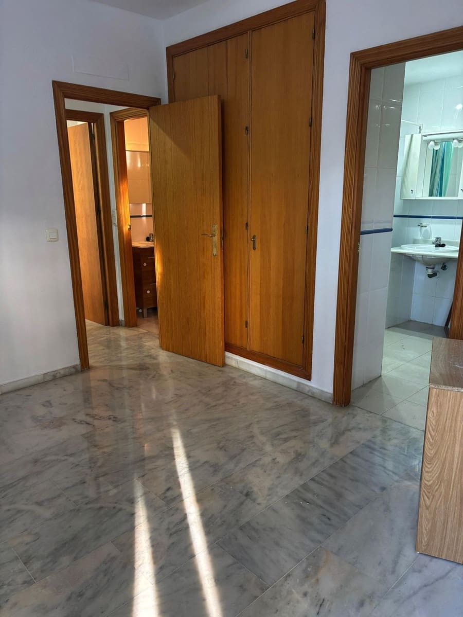 2 makuuhuone Huoneisto myytävänä paikassa Estepona mukana uima-altaan 
autotalli - 381 000 € (Ref: 9972125)