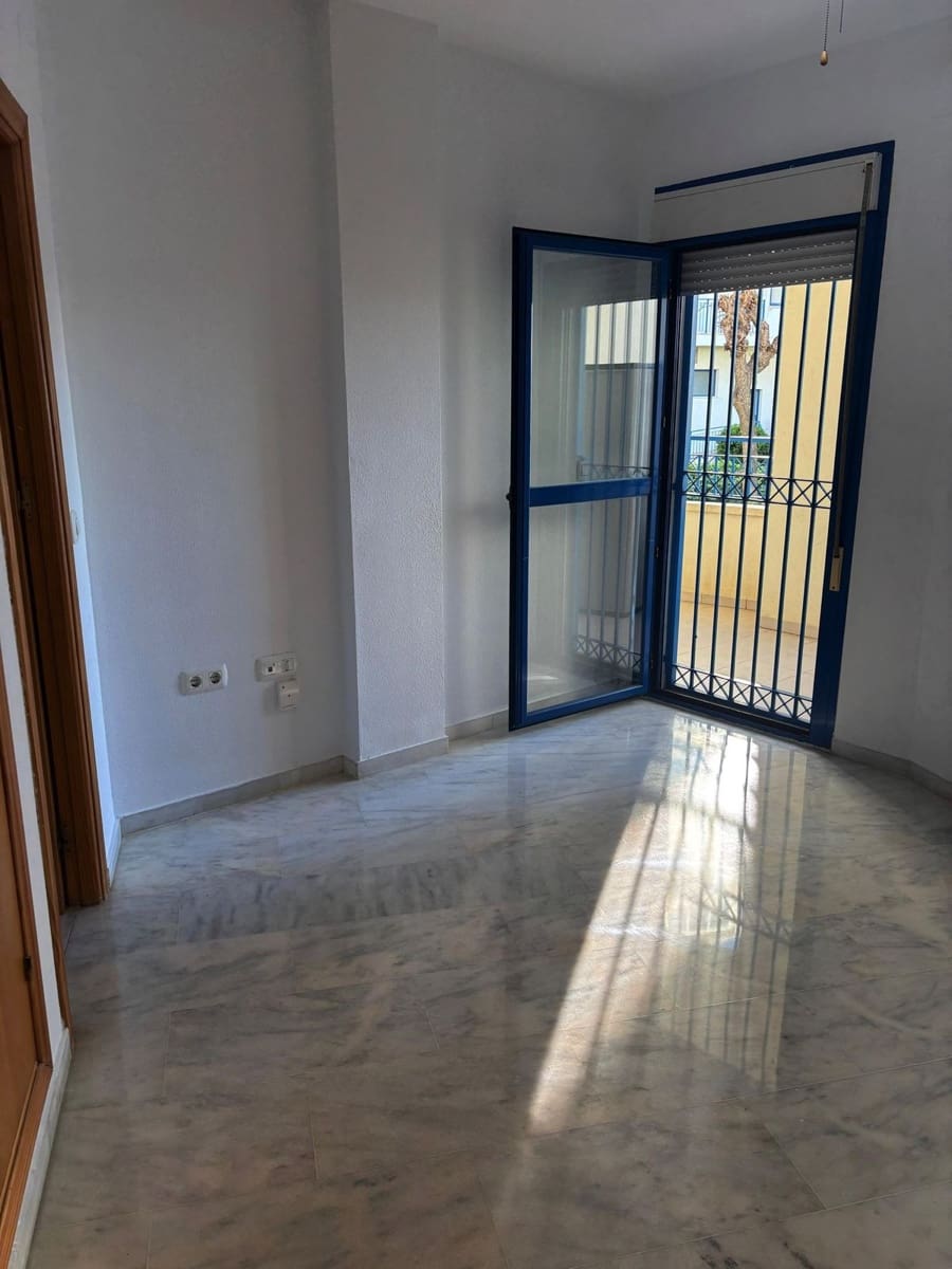 2 makuuhuone Huoneisto myytävänä paikassa Estepona mukana uima-altaan 
autotalli - 381 000 € (Ref: 9972125)