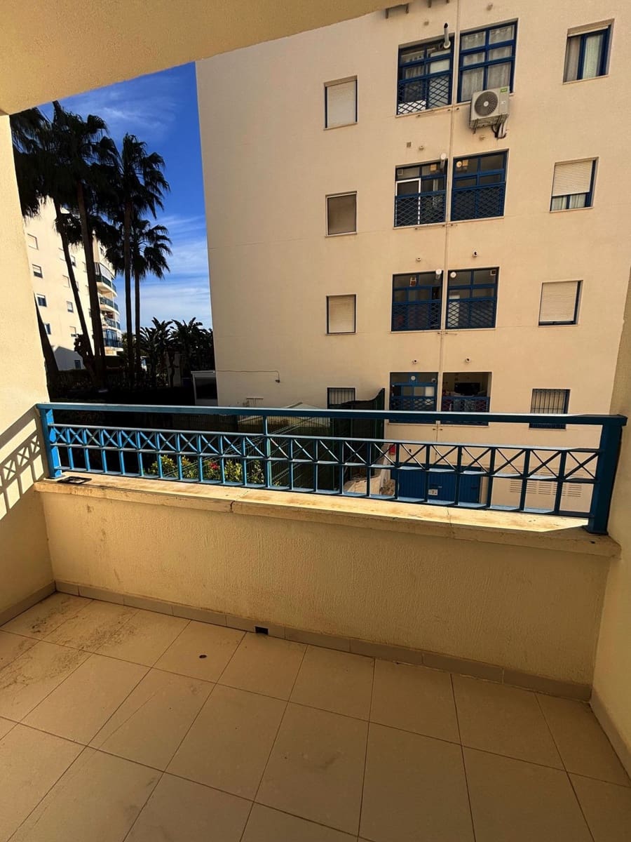 2 makuuhuone Huoneisto myytävänä paikassa Estepona mukana uima-altaan 
autotalli - 381 000 € (Ref: 9972125)