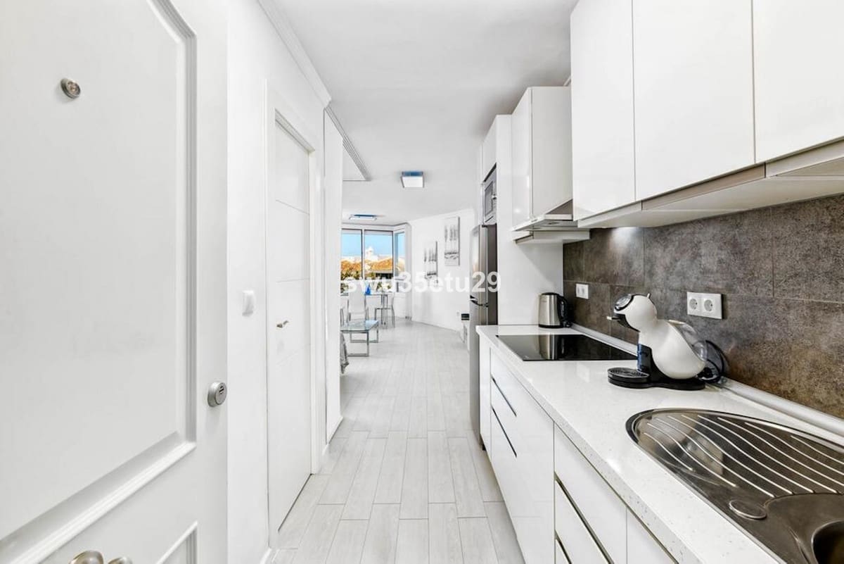 Estudio en Calahonda en venta con piscina - 270.000 € (Ref: 9972126)