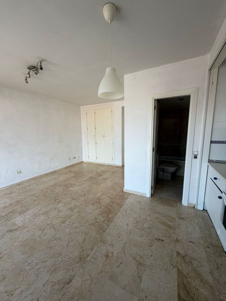 Studio til salgs i San Luis de Sabinillas med svømmebasseng - € 179 000 (Ref: 9972127)