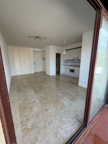 Estudio en San Luis de Sabinillas, Manilva en venta con piscina - 179.000 € (Ref: 9972127)