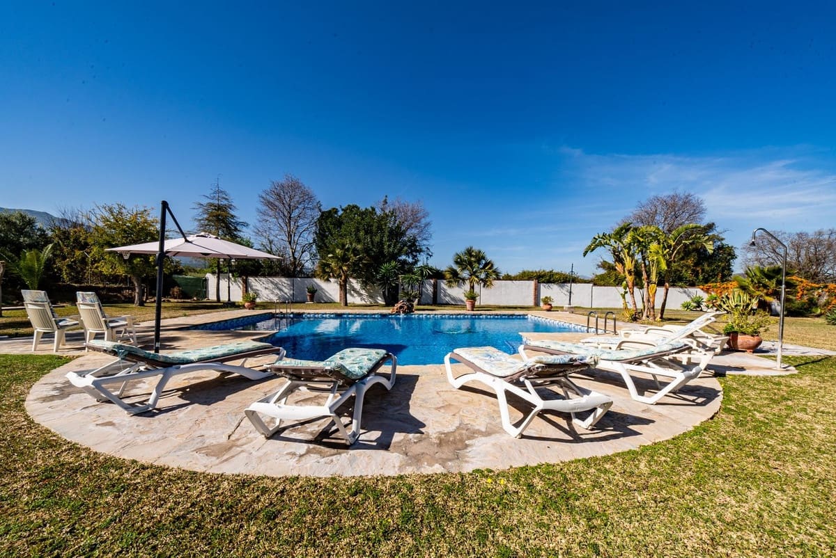 5 soverom Villa til salgs i Alhaurin de la Torre med svømmebasseng - € 1 390 000 (Ref: 9972128)