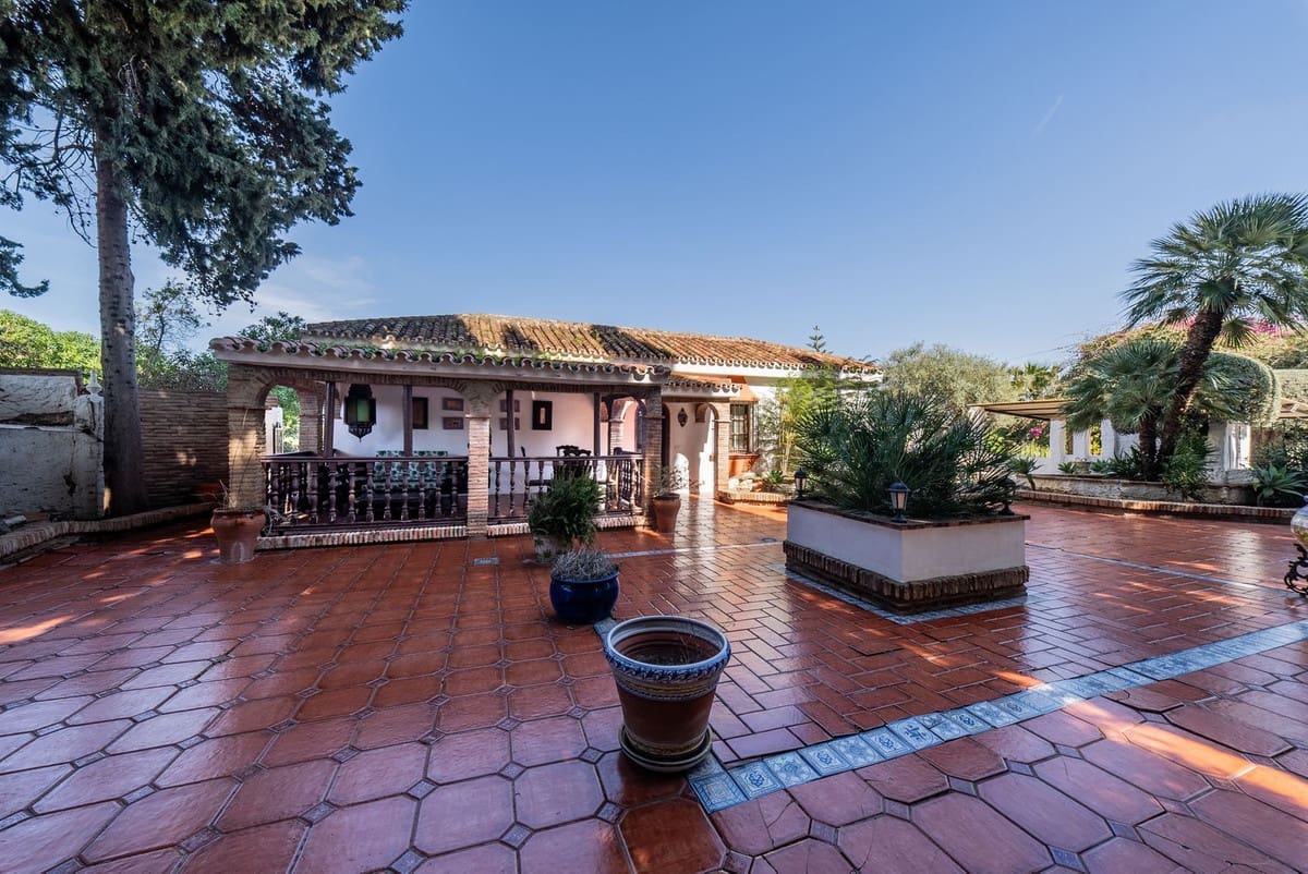 5 soverom Villa til salgs i Alhaurin de la Torre med svømmebasseng - € 1 390 000 (Ref: 9972128)