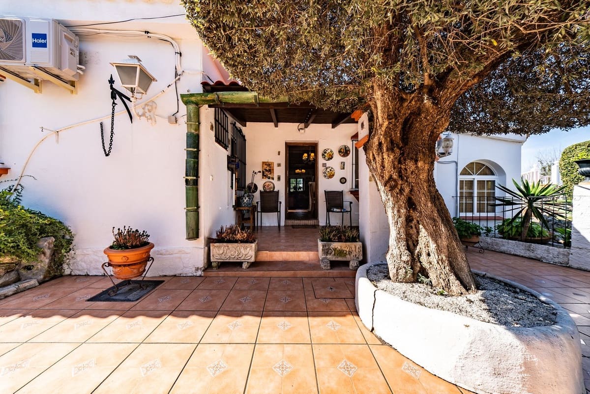 5 soverom Villa til salgs i Alhaurin de la Torre med svømmebasseng - € 1 390 000 (Ref: 9972128)
