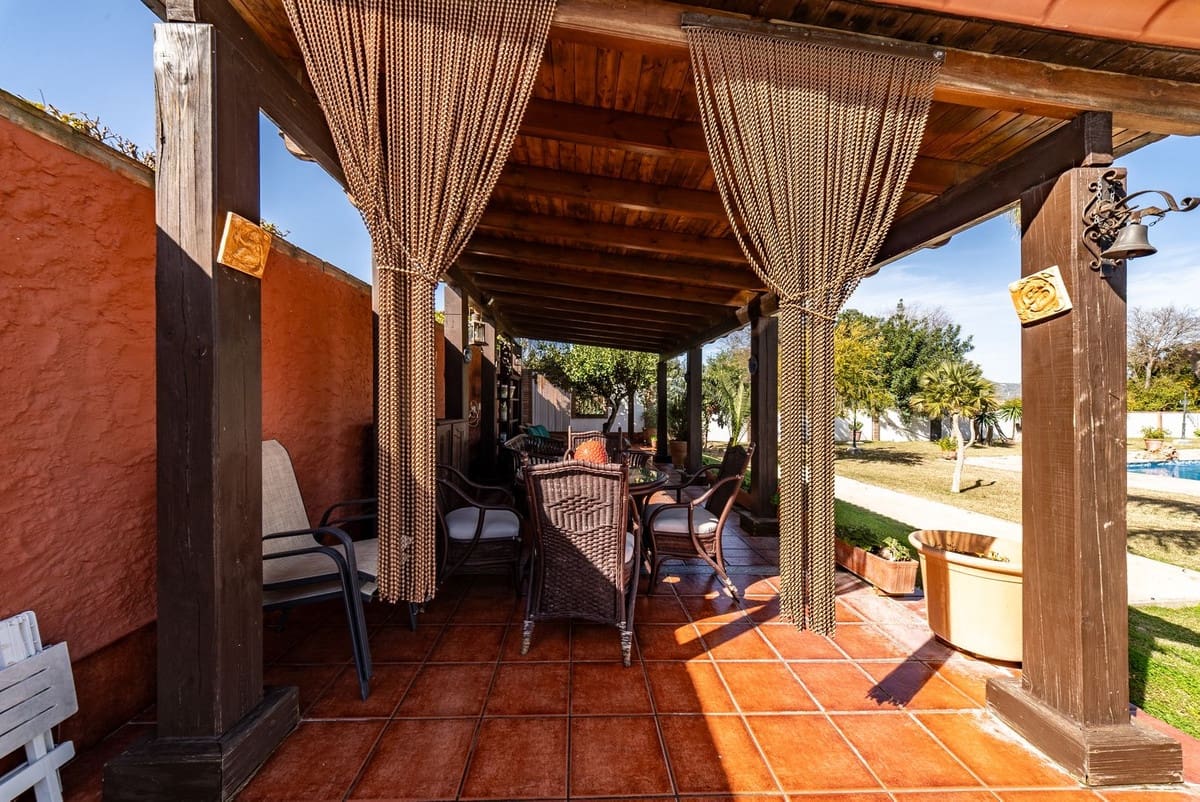 5 soverom Villa til salgs i Alhaurin de la Torre med svømmebasseng - € 1 390 000 (Ref: 9972128)