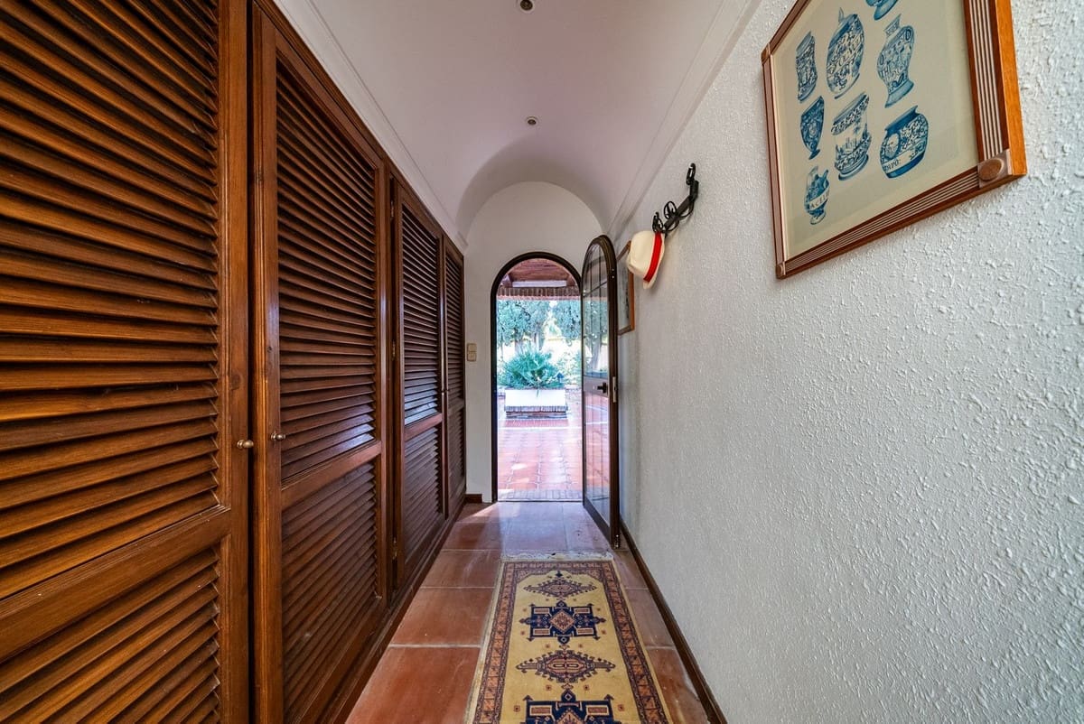 5 soverom Villa til salgs i Alhaurin de la Torre med svømmebasseng - € 1 390 000 (Ref: 9972128)