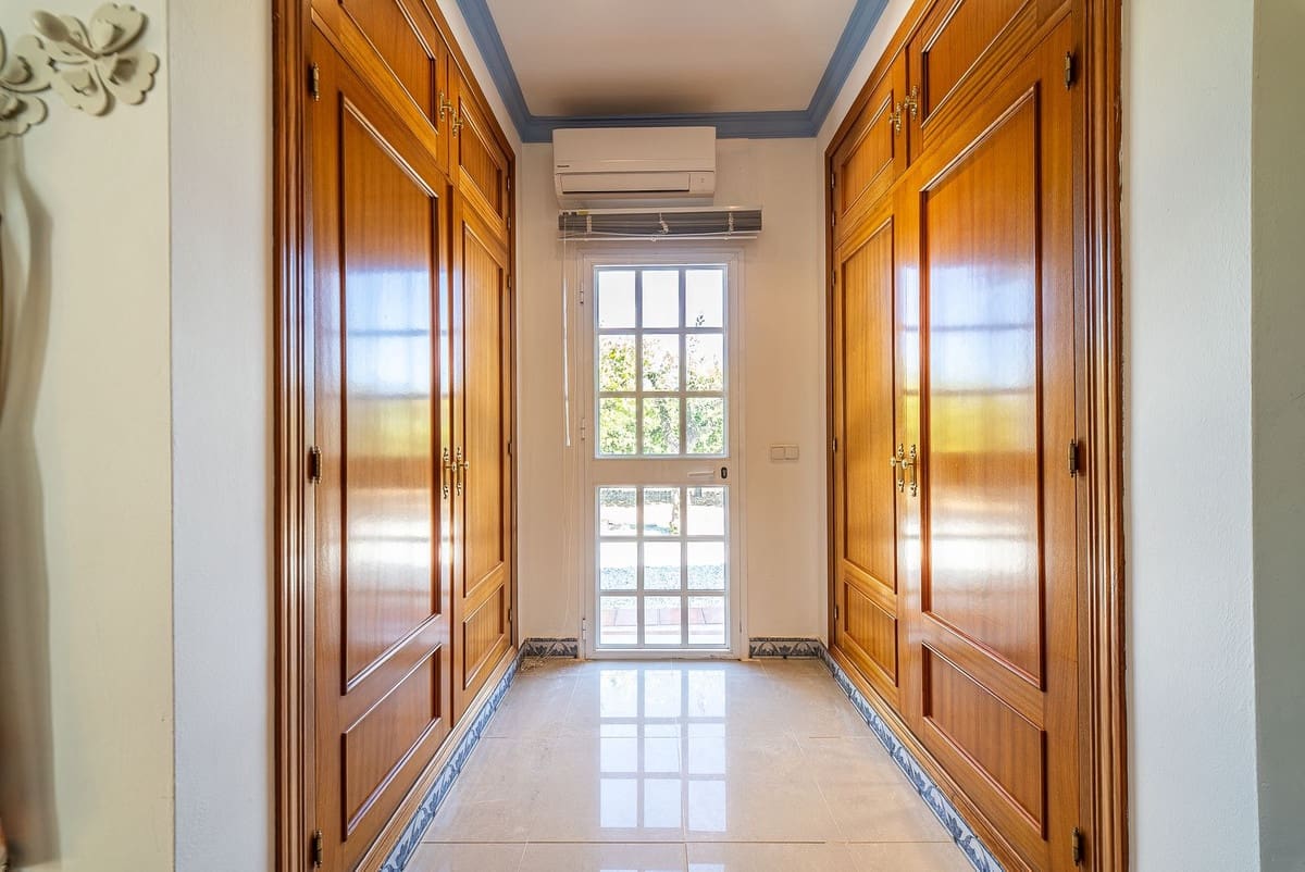 5 soverom Villa til salgs i Alhaurin de la Torre med svømmebasseng - € 1 390 000 (Ref: 9972128)