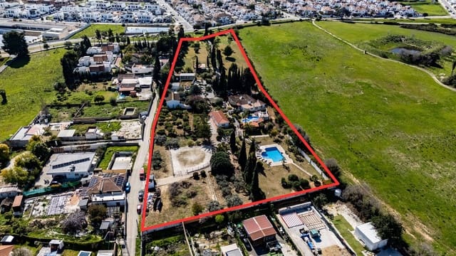 5 sypialnia Willa na sprzedaż w Alhaurín de la Torre z basenem - 1 390 000 € (Ref: 9972128)