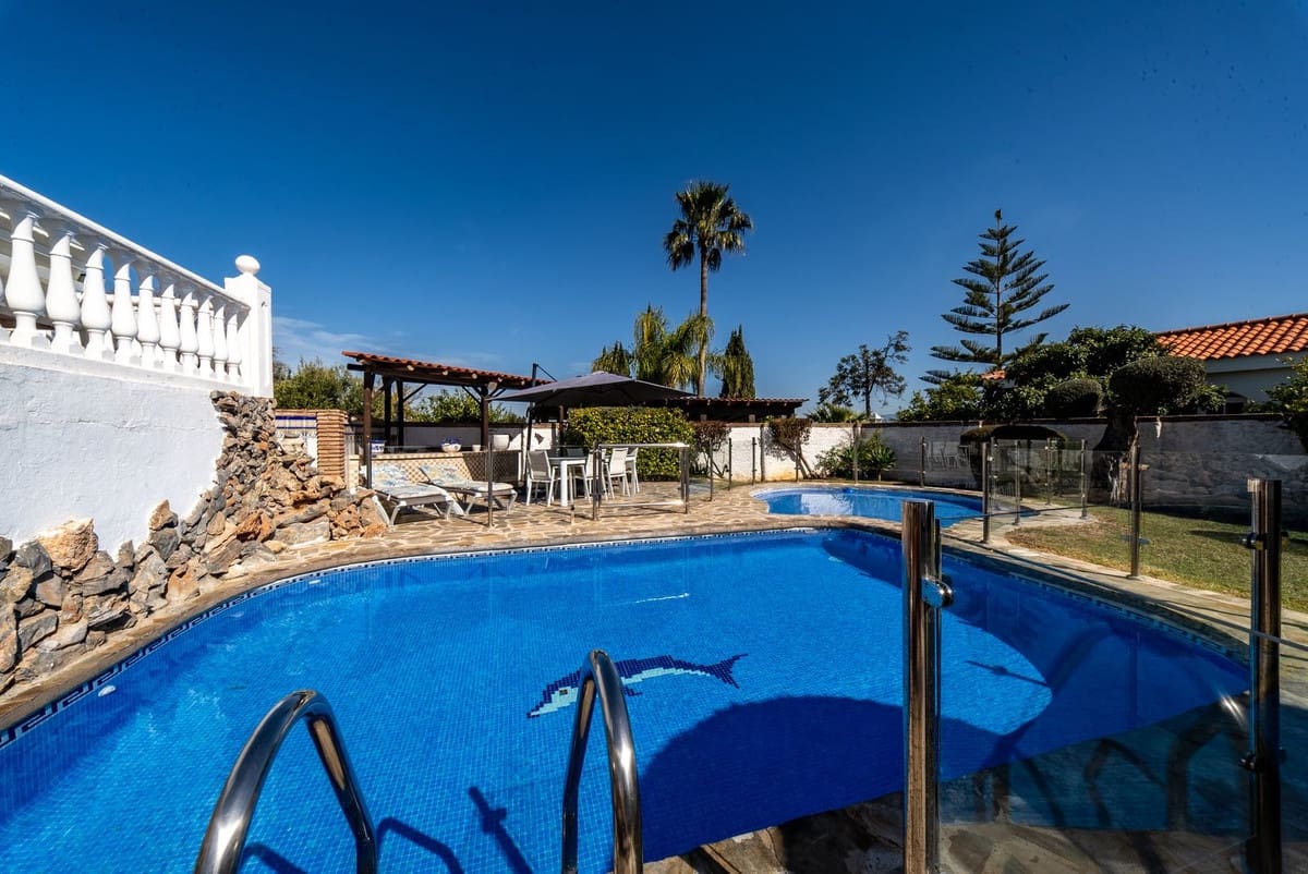 5 soverom Villa til salgs i Alhaurin de la Torre med svømmebasseng - € 1 390 000 (Ref: 9972128)