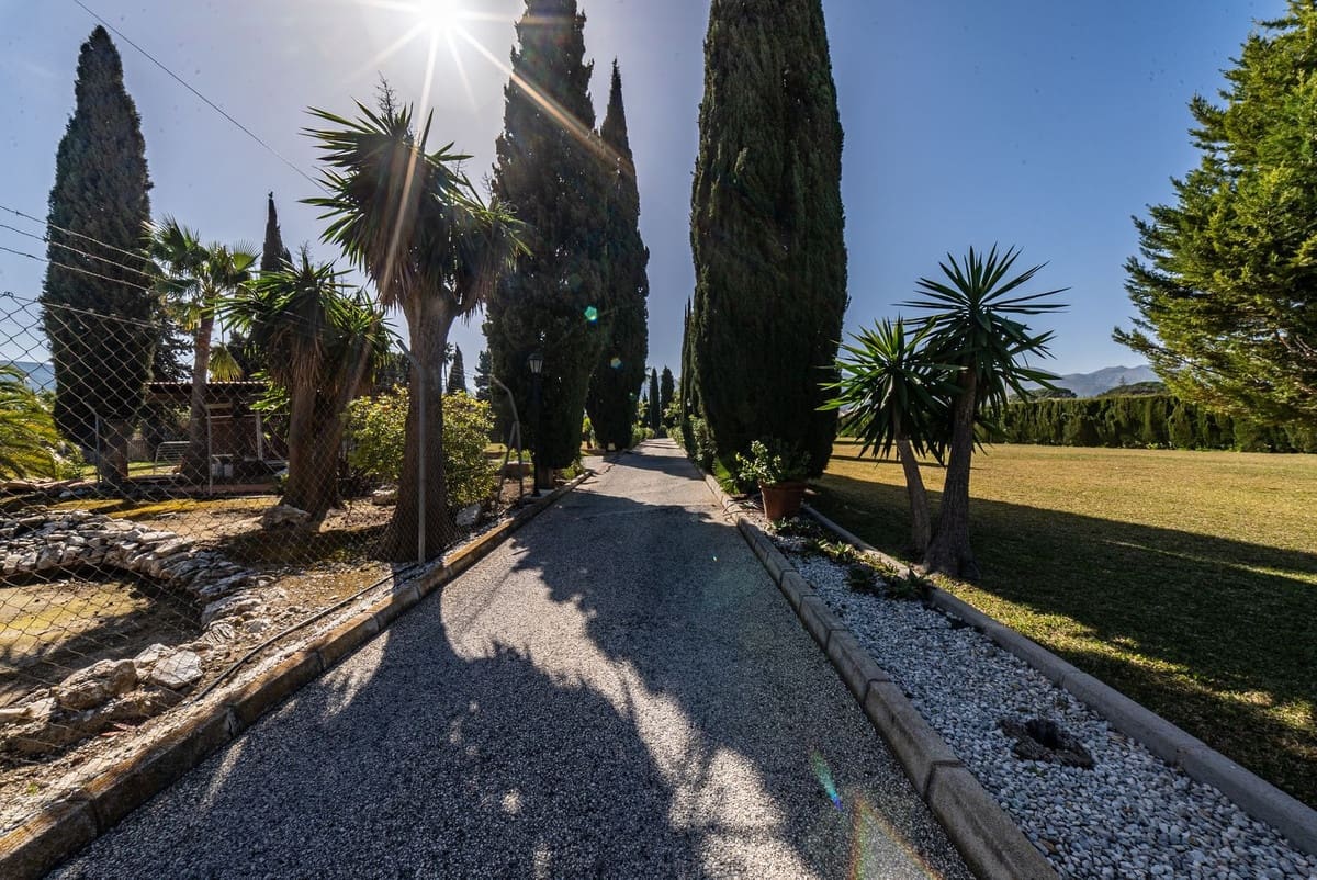 5 soverom Villa til salgs i Alhaurin de la Torre med svømmebasseng - € 1 390 000 (Ref: 9972128)