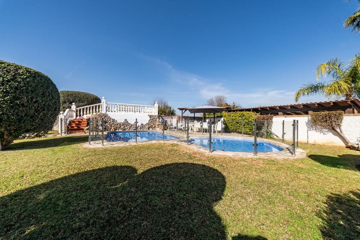 5 soverom Villa til salgs i Alhaurin de la Torre med svømmebasseng - € 1 390 000 (Ref: 9972128)