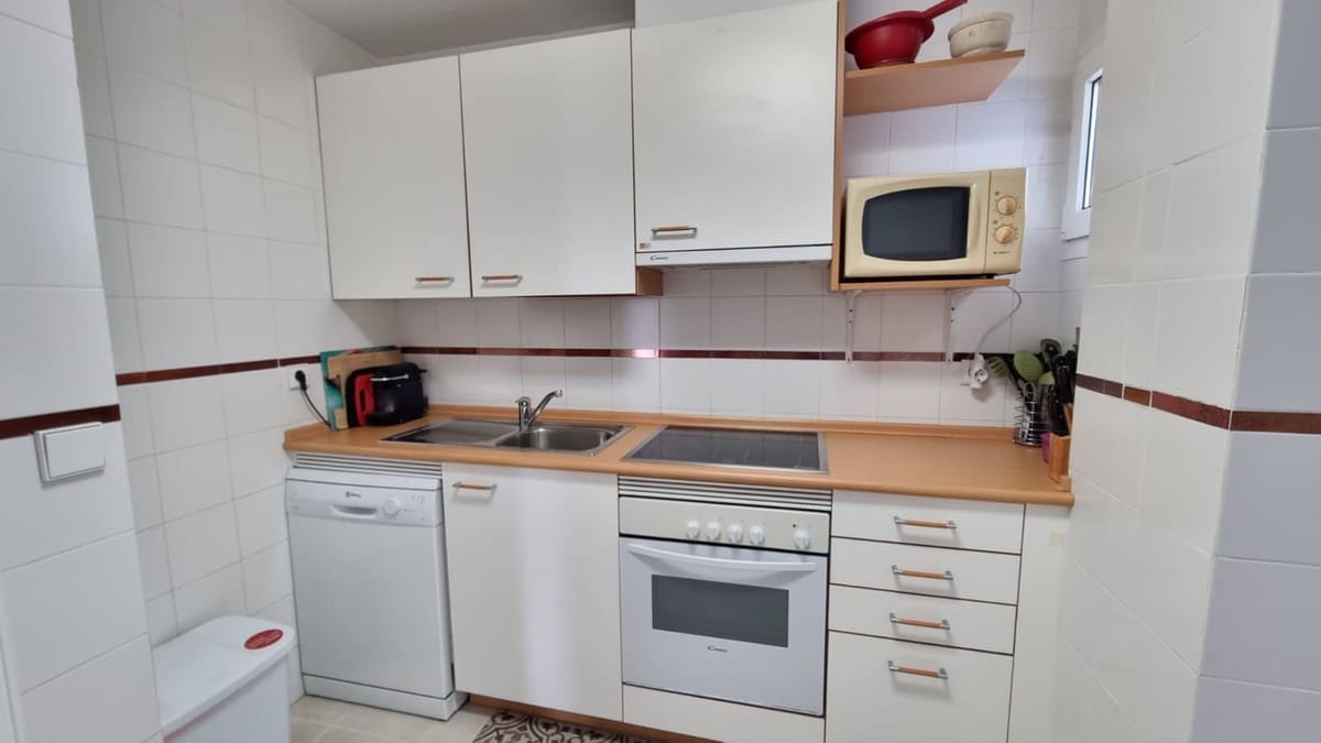 2 soverom Leilighet til salgs i San Luis de Sabinillas med svømmebasseng garasje - € 318 000 (Ref: 9972129)