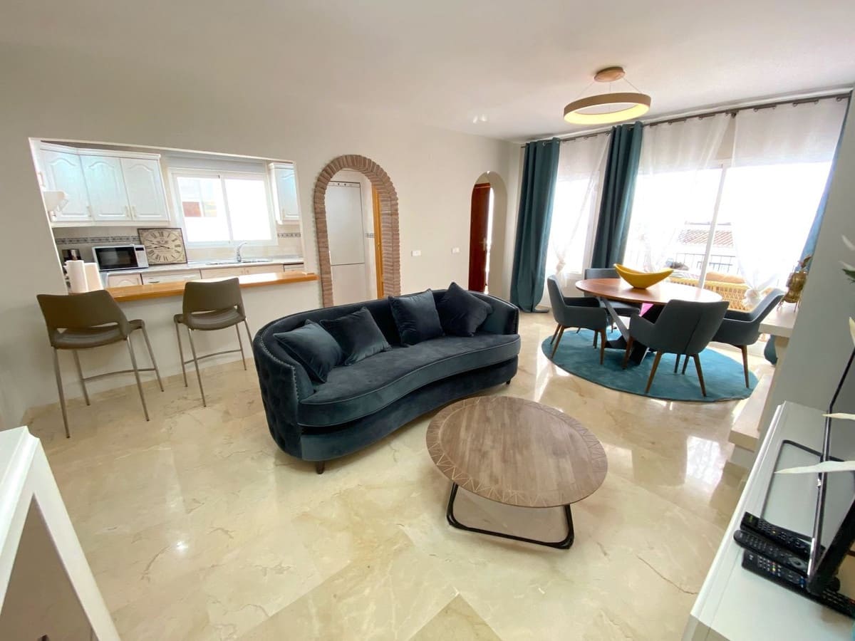 2 soveværelse Lejlighed til salg i Aloha Golf med swimmingpool - € 390.000 (Ref: 9972135)