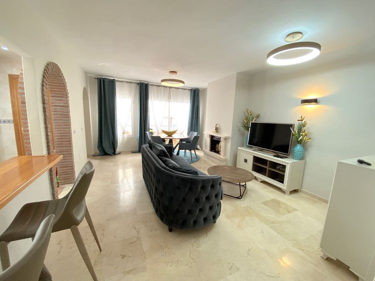 2 soveværelse Lejlighed til salg i Aloha Golf med swimmingpool - € 390.000 (Ref: 9972135)