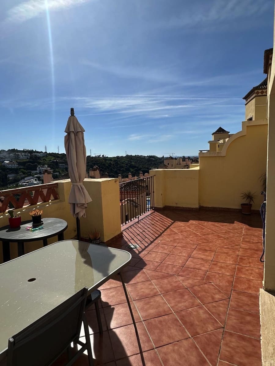 2 sovrum Lägenhet till salu i Estepona med pool garage - 370 000 € (Ref: 9972139)