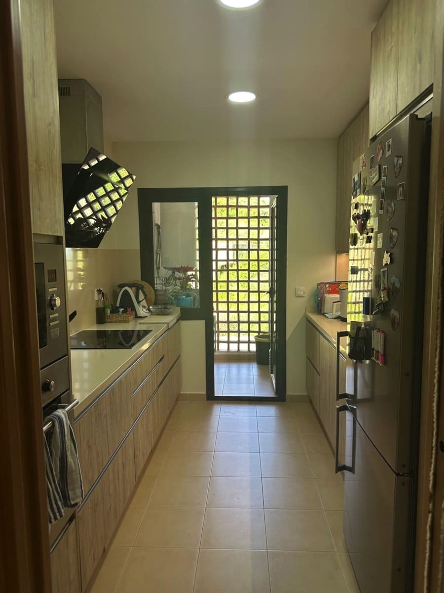 2 sovrum Lägenhet till salu i Estepona med pool garage - 370 000 € (Ref: 9972139)