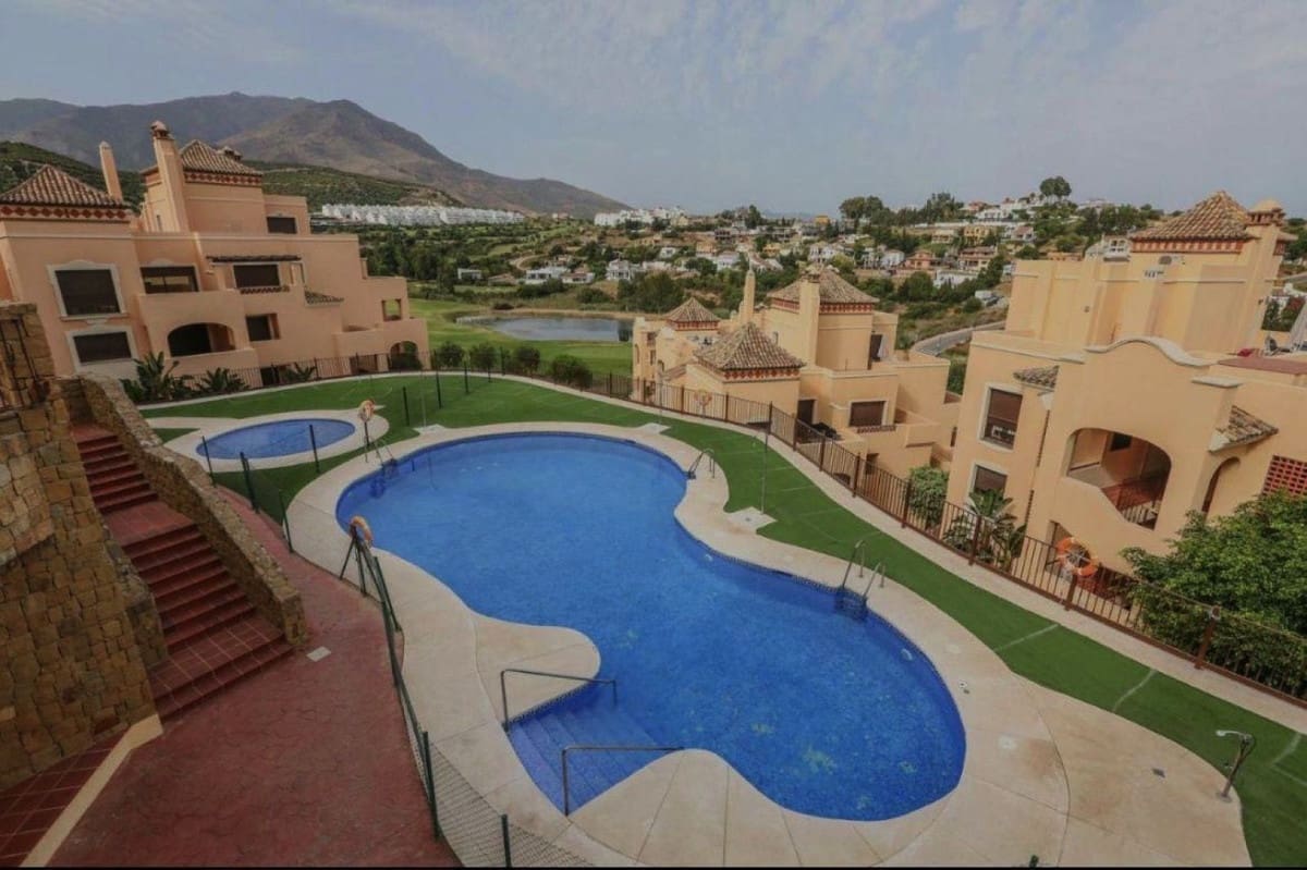 2 sovrum Lägenhet till salu i Estepona med pool garage - 370 000 € (Ref: 9972139)