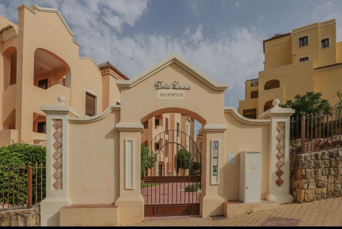 2 sovrum Lägenhet till salu i Estepona med pool garage - 370 000 € (Ref: 9972139)