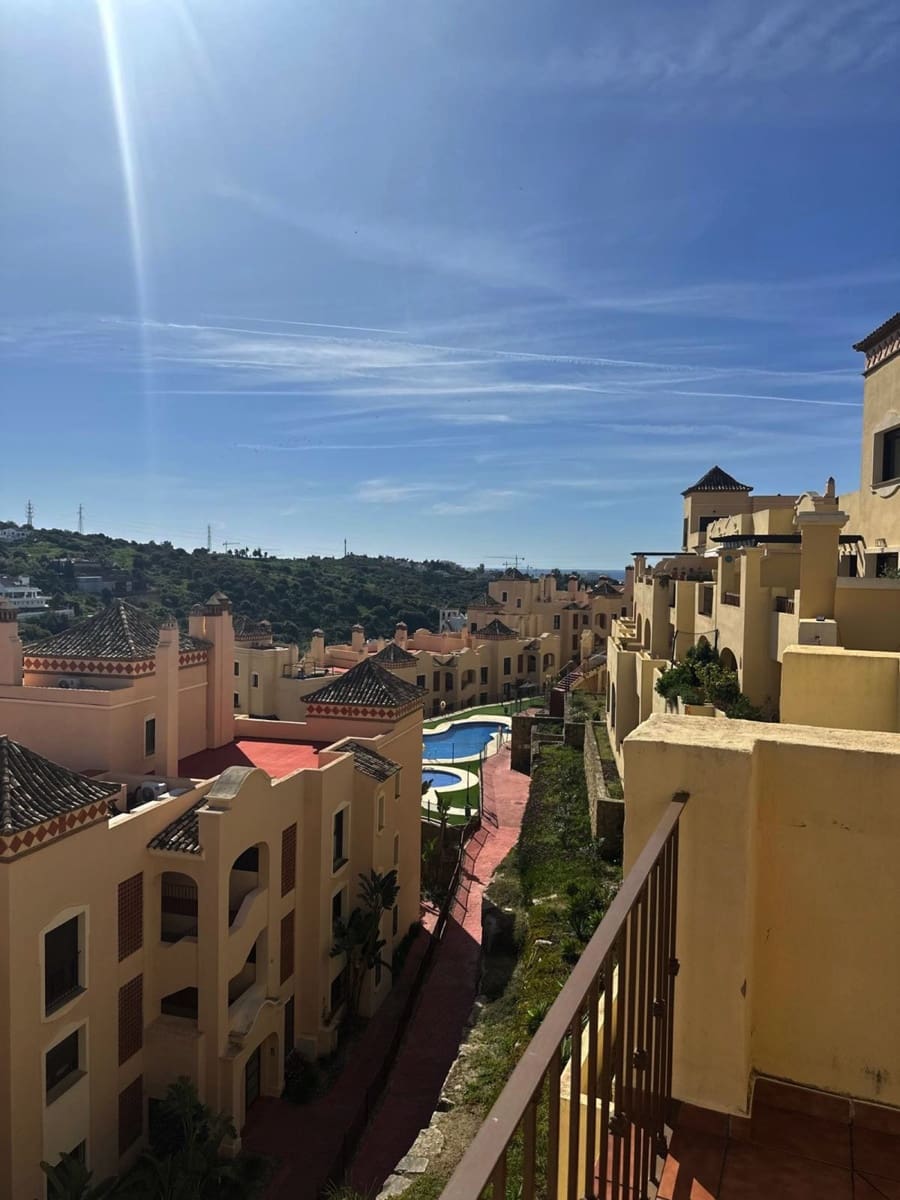 2 sovrum Lägenhet till salu i Estepona med pool garage - 370 000 € (Ref: 9972139)