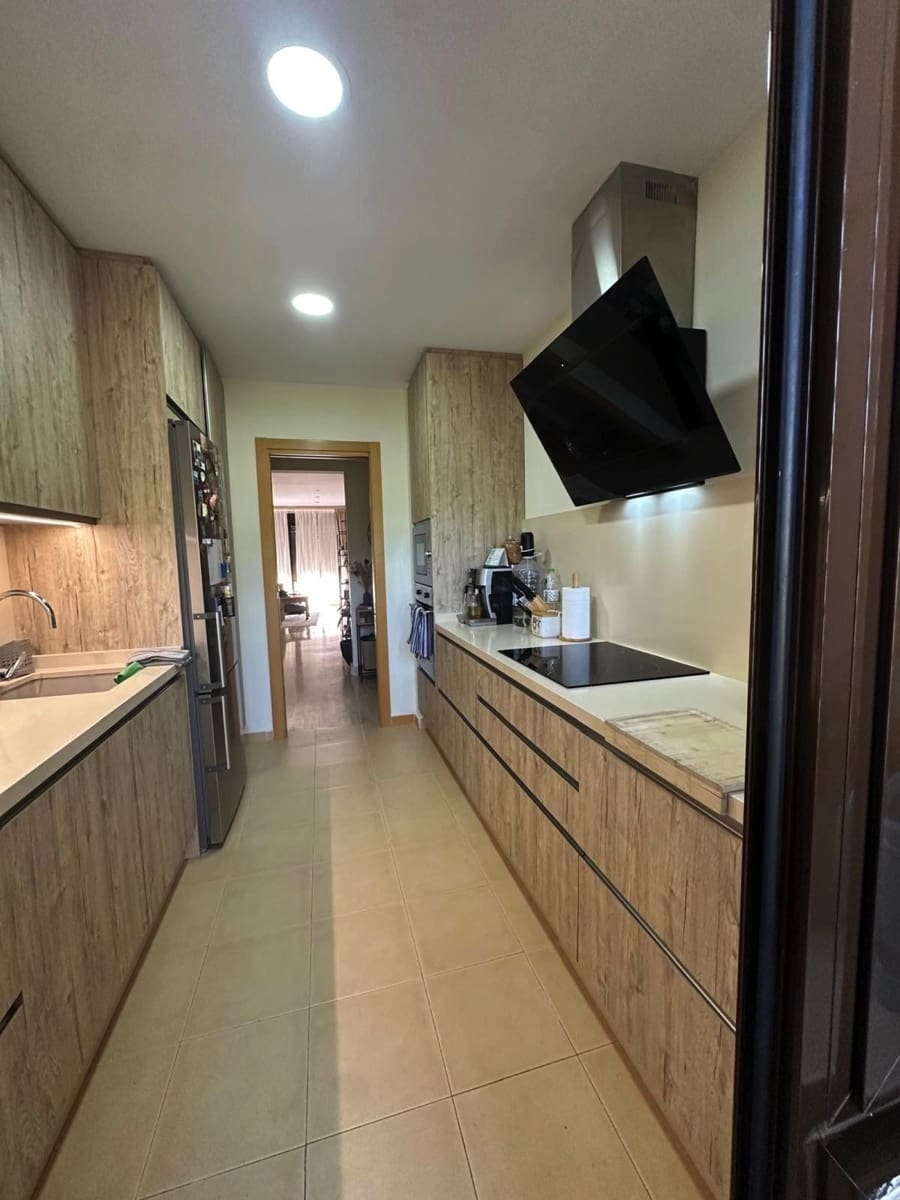 2 sovrum Lägenhet till salu i Estepona med pool garage - 370 000 € (Ref: 9972139)