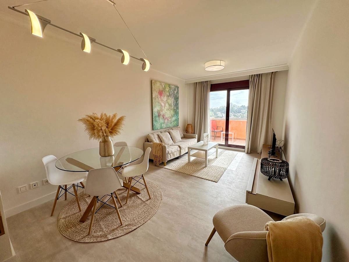 2 bedroom Apartment for sale in El Paraiso with pool - € 310,000 (Ref: 9972143)