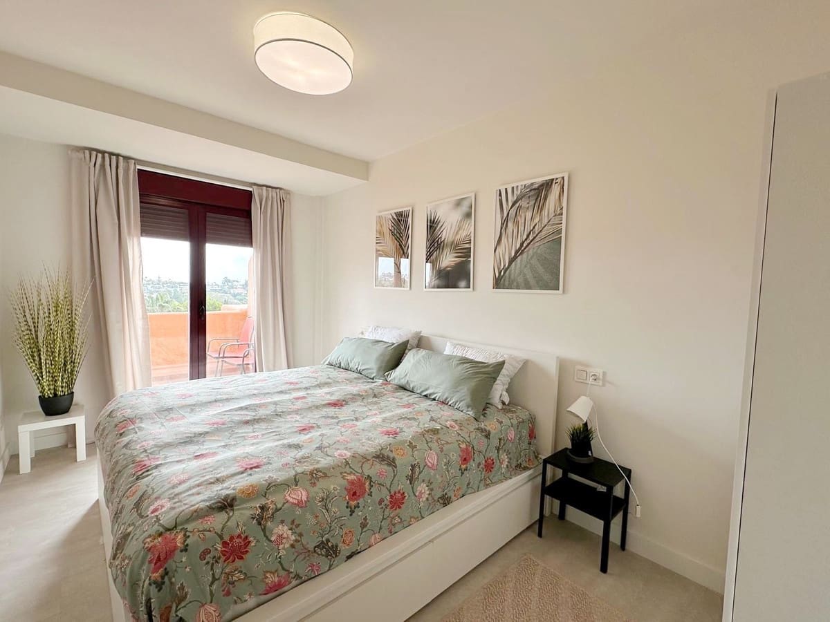 2 bedroom Apartment for sale in El Paraiso with pool - € 310,000 (Ref: 9972143)