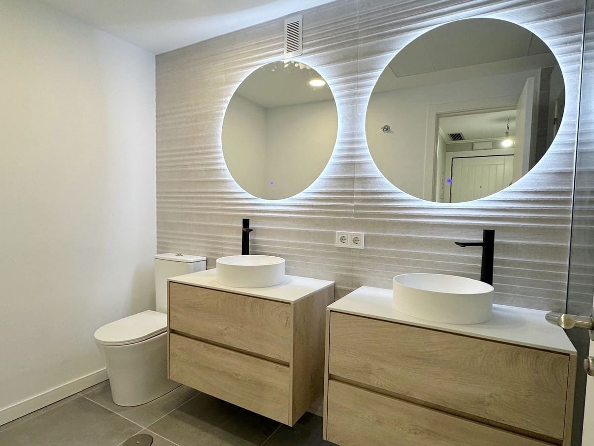 2 bedroom Apartment for sale in El Paraiso with pool - € 310,000 (Ref: 9972143)