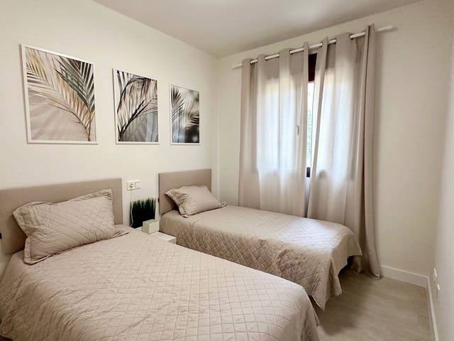2 soverom Leilighet til salgs i El Paraiso, Estepona med svømmebasseng - € 310 000 (Ref: 9972143)