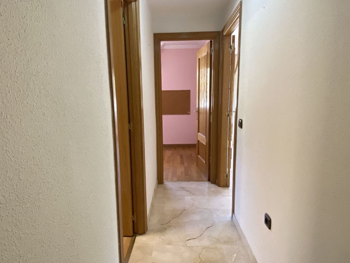 3 sovrum Lägenhet till salu i Benahavis med pool garage - 335 000 € (Ref: 9972149)