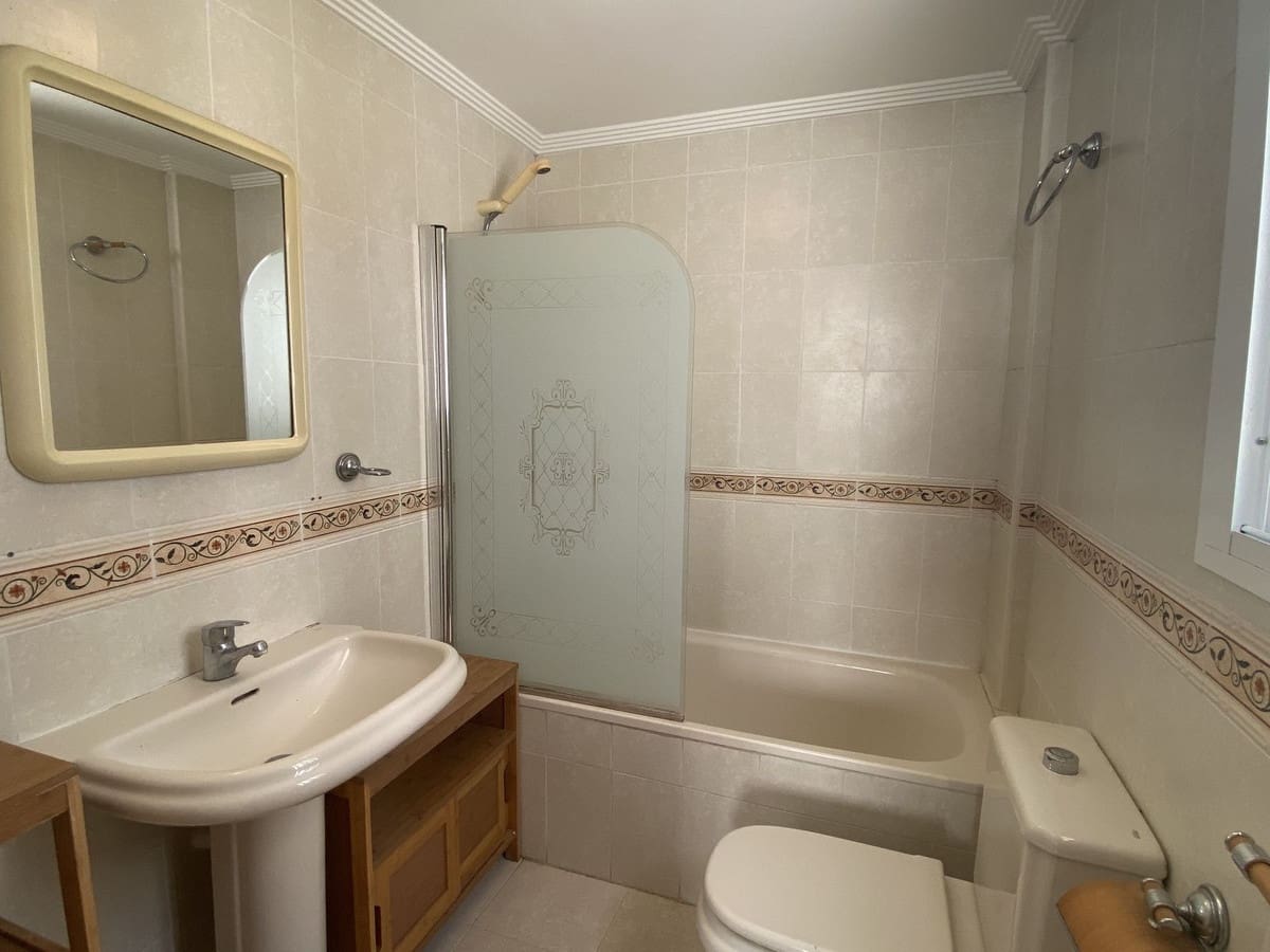 3 sovrum Lägenhet till salu i Benahavis med pool garage - 335 000 € (Ref: 9972149)