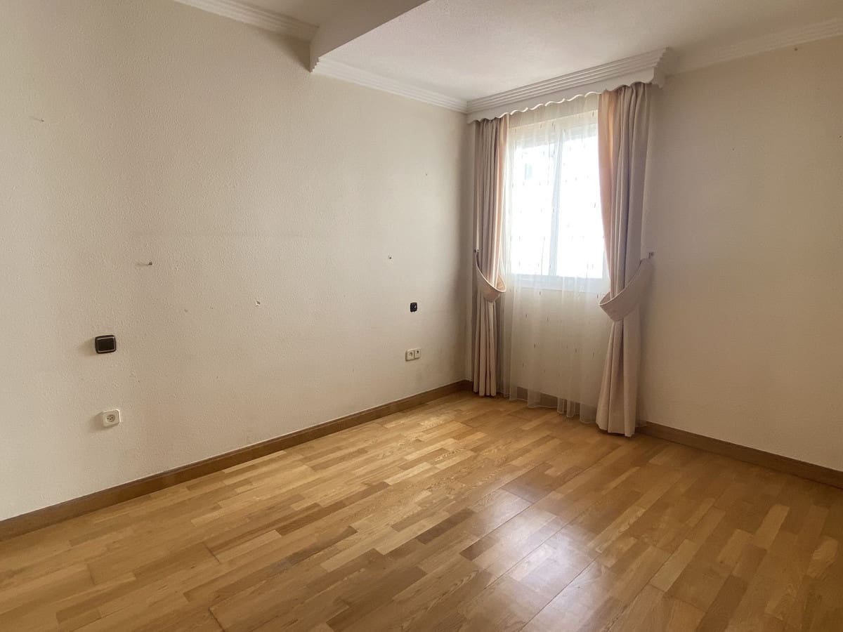 3 sovrum Lägenhet till salu i Benahavis med pool garage - 335 000 € (Ref: 9972149)