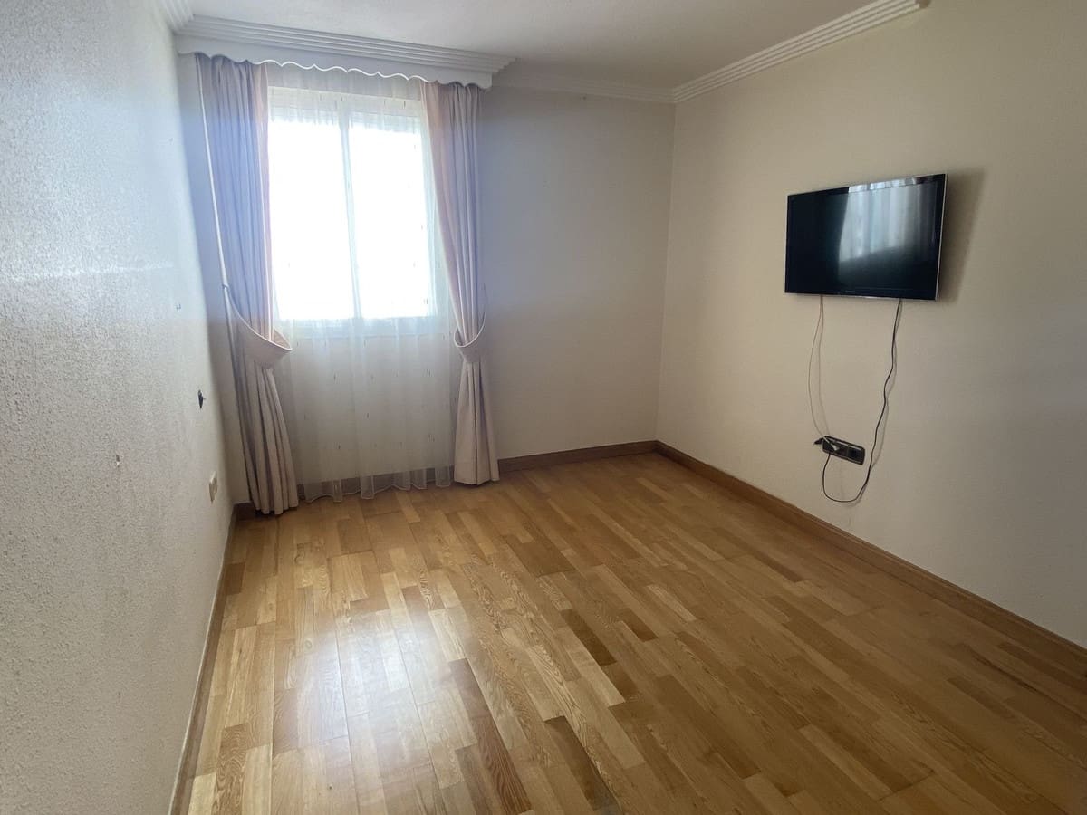 3 sovrum Lägenhet till salu i Benahavis med pool garage - 335 000 € (Ref: 9972149)