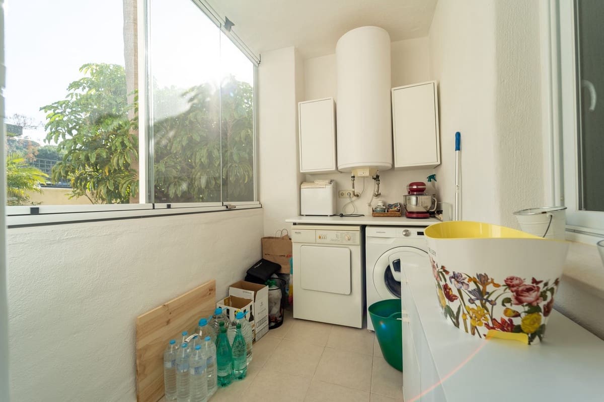 2 bedroom Apartment for sale in Elviria with pool garage - € 367,000 (Ref: 9972151)