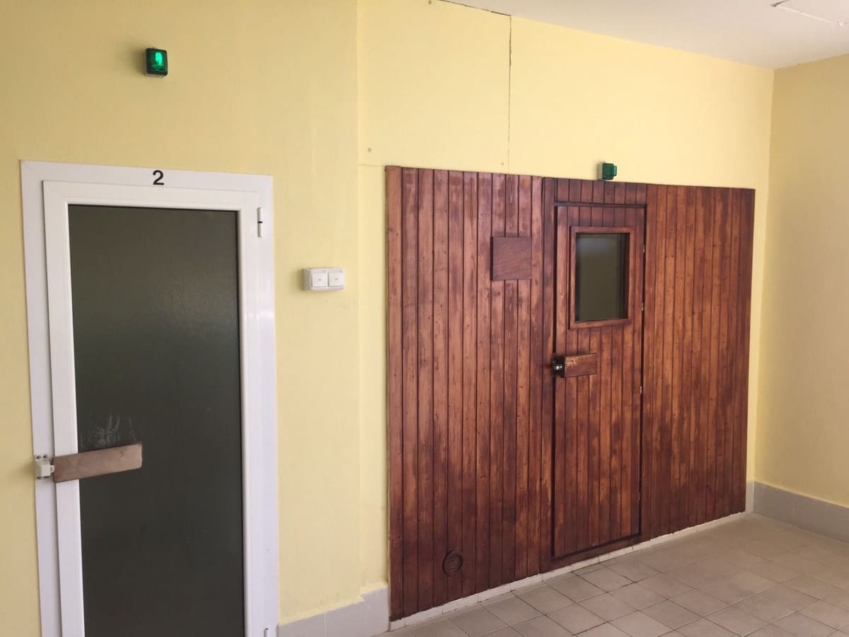 2 sovrum Lägenhet till salu i Benahavis med pool garage - 370 000 € (Ref: 9972152)