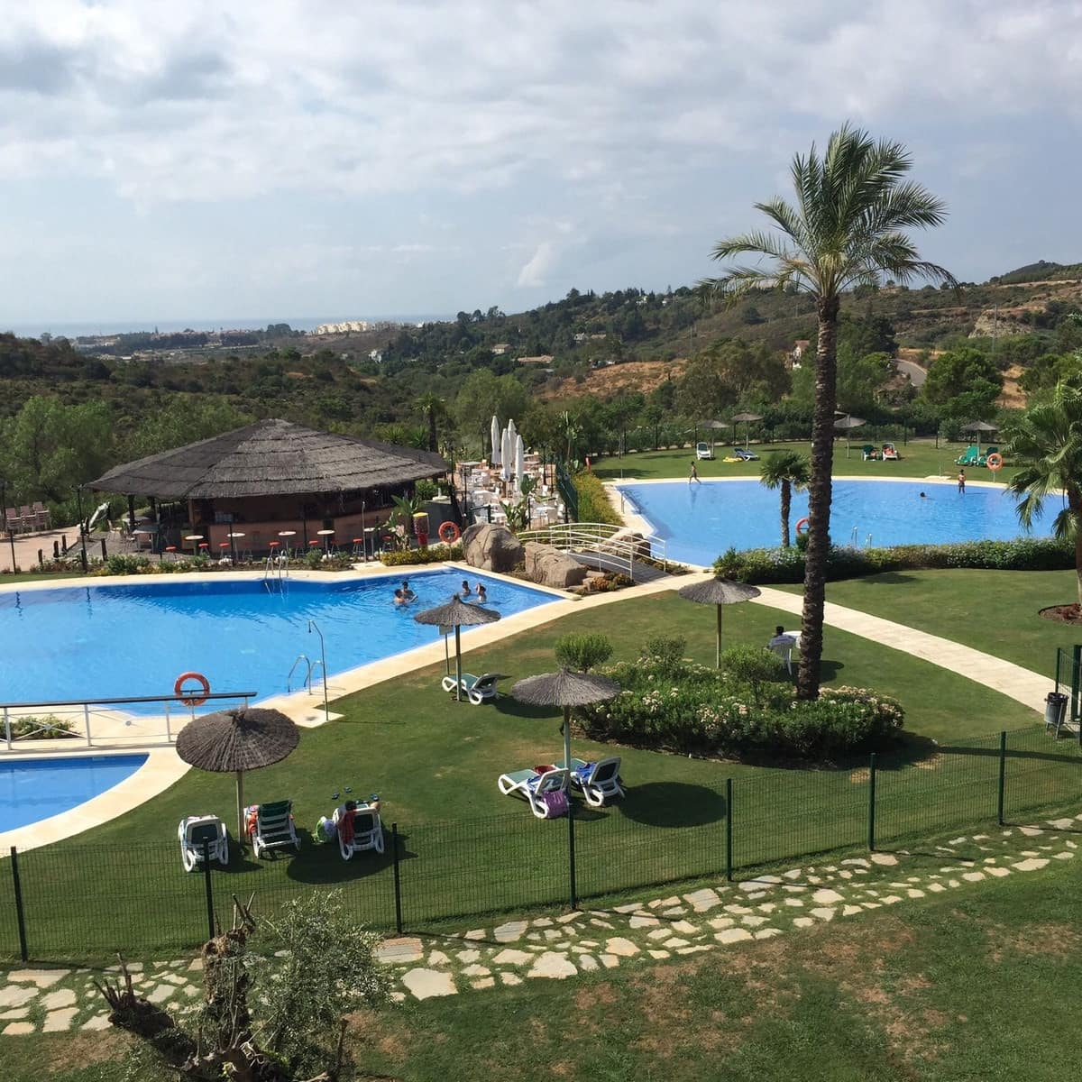 2 sovrum Lägenhet till salu i Benahavis med pool garage - 370 000 € (Ref: 9972152)