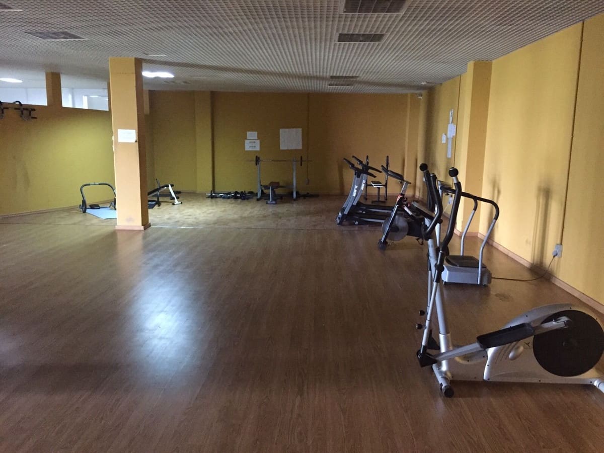 2 sovrum Lägenhet till salu i Benahavis med pool garage - 370 000 € (Ref: 9972152)