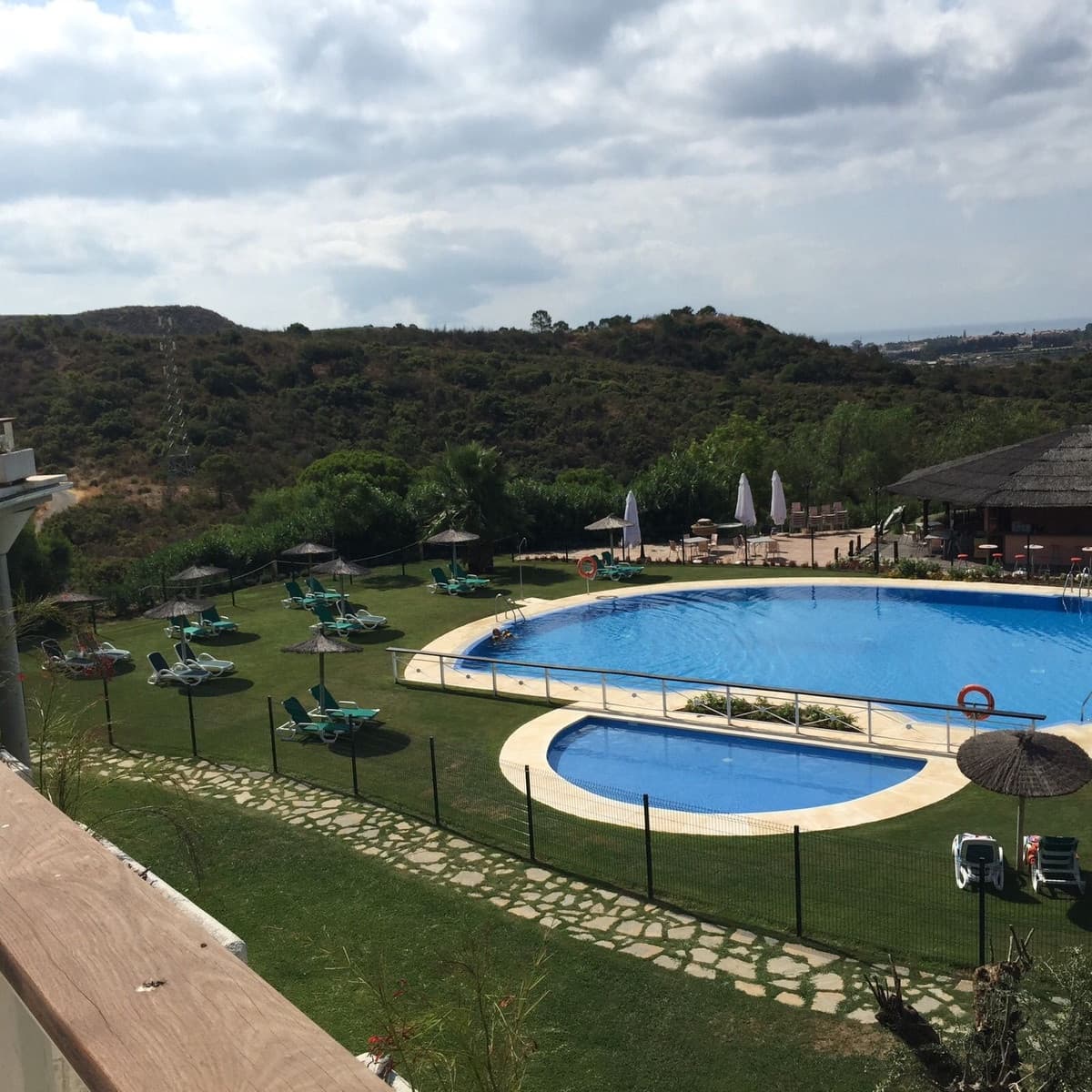 2 sovrum Lägenhet till salu i Benahavis med pool garage - 370 000 € (Ref: 9972152)