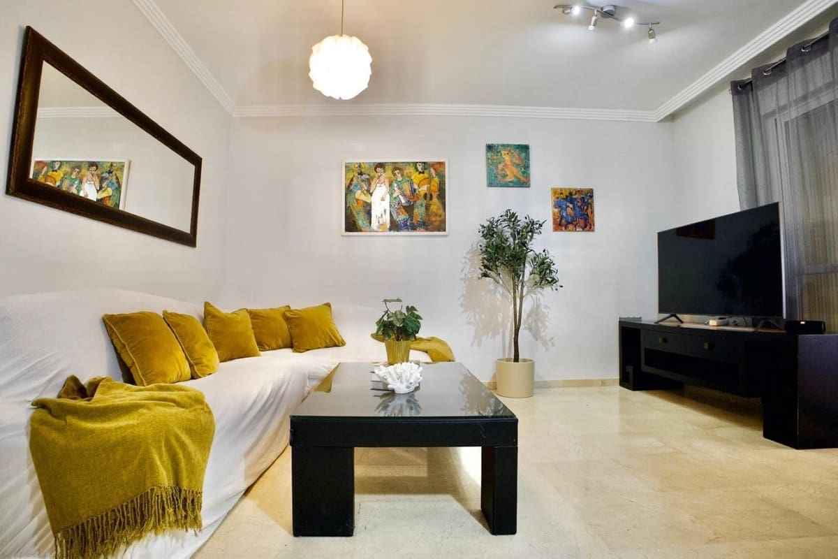 1 sovrum Lägenhet till salu i Estepona med garage - 299 000 € (Ref: 9972154)