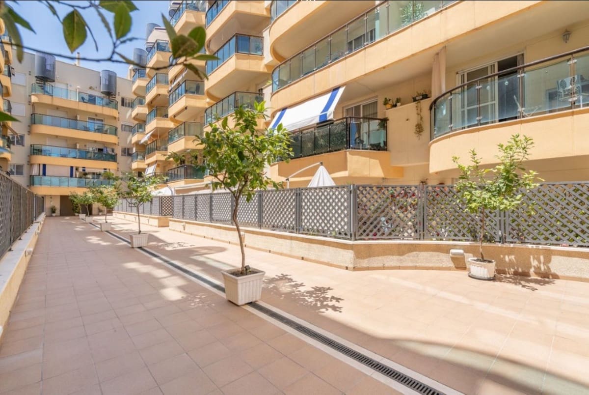 1 sovrum Lägenhet till salu i Estepona med garage - 299 000 € (Ref: 9972154)