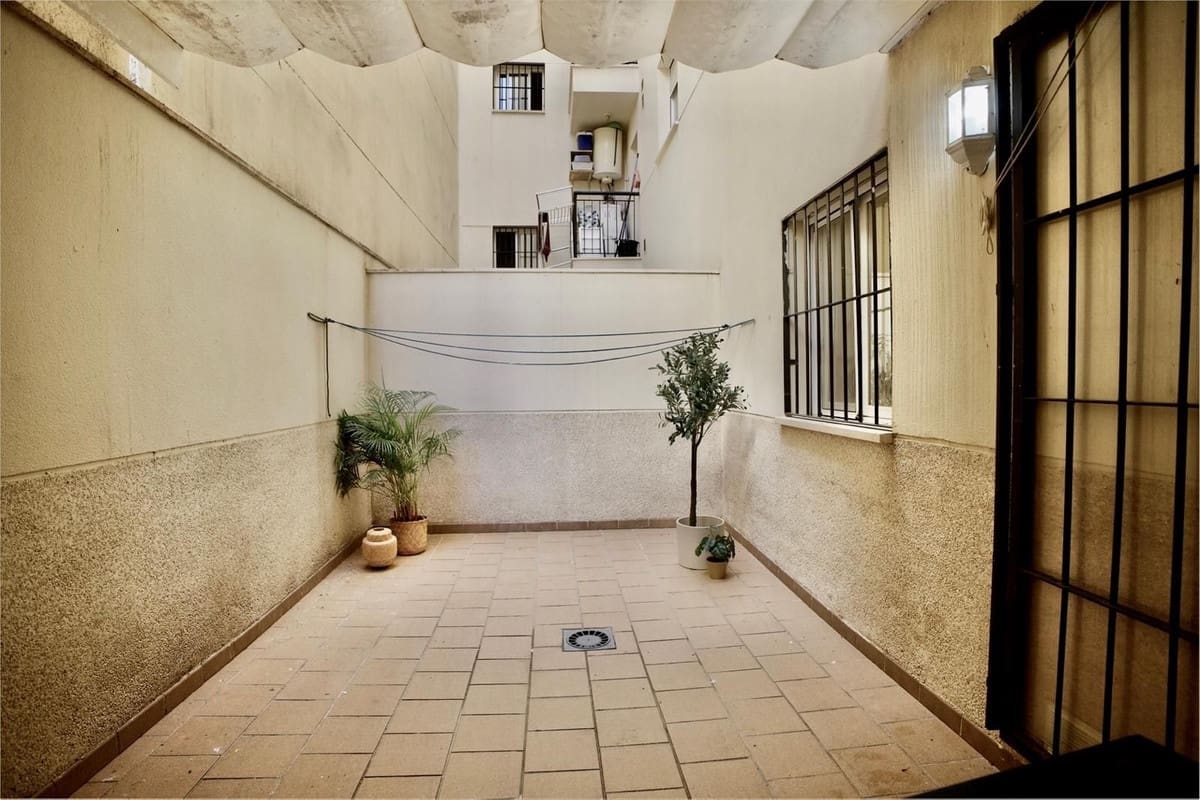 1 sovrum Lägenhet till salu i Estepona med garage - 299 000 € (Ref: 9972154)