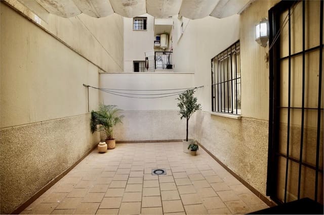 1 sovrum Lägenhet till salu i Estepona med garage - 299 000 € (Ref: 9972154)